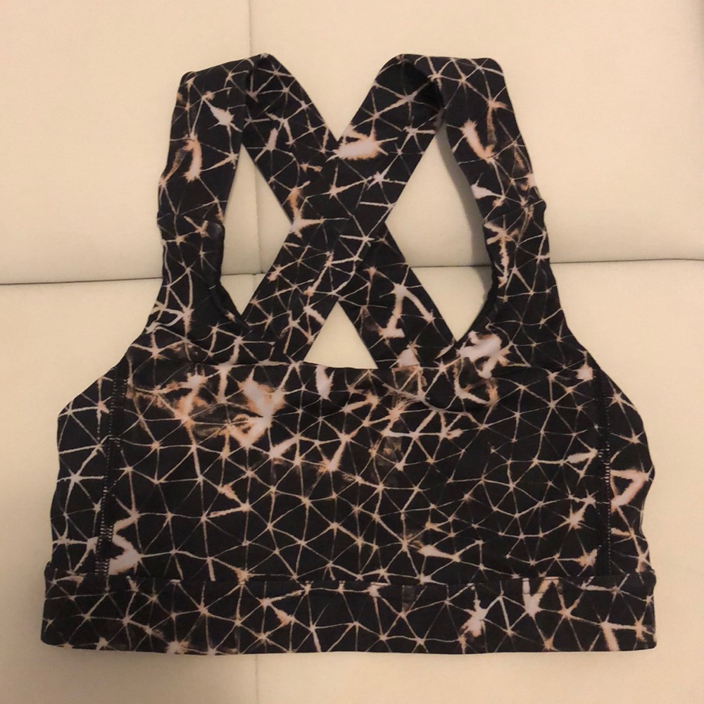 Lululemon sports bra